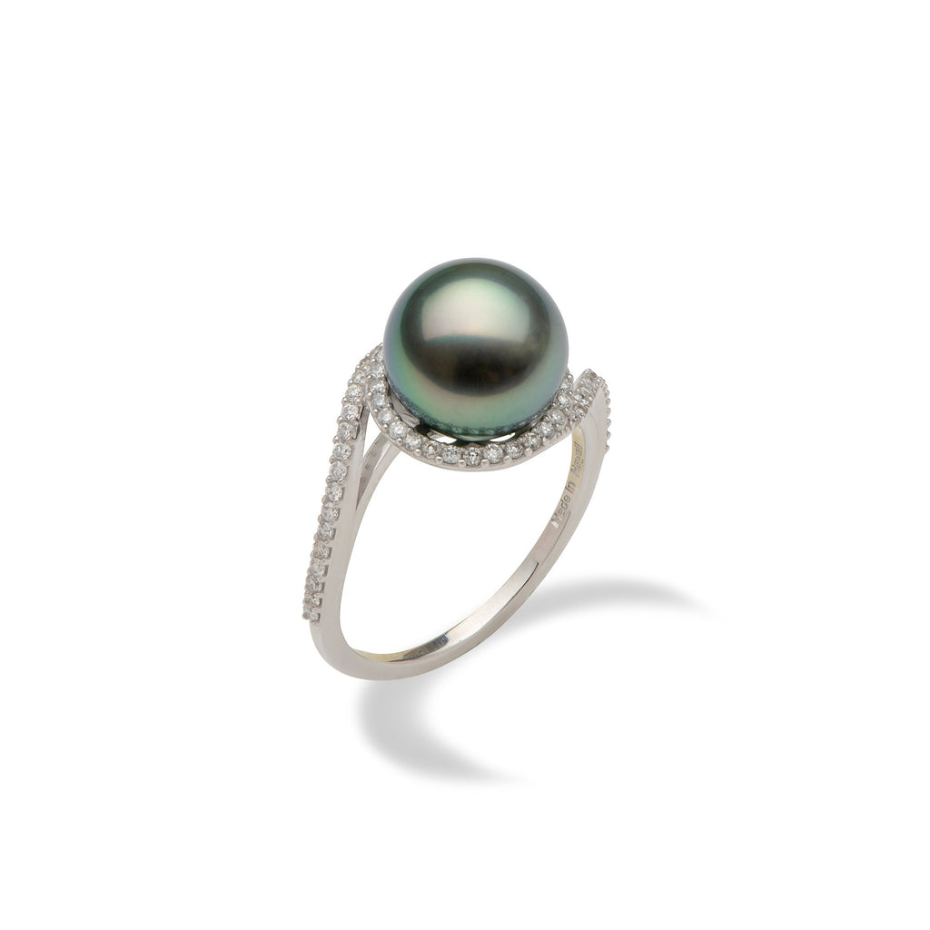 Tahitian black pearl ring in white gold with diamonds